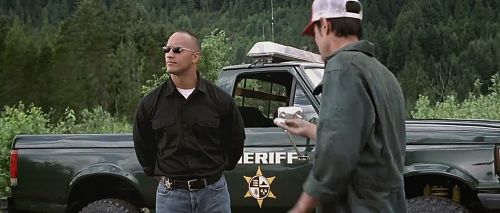 Walking Tall-2004-720p Bluray-[Dual Audio]-[Hindi+English]